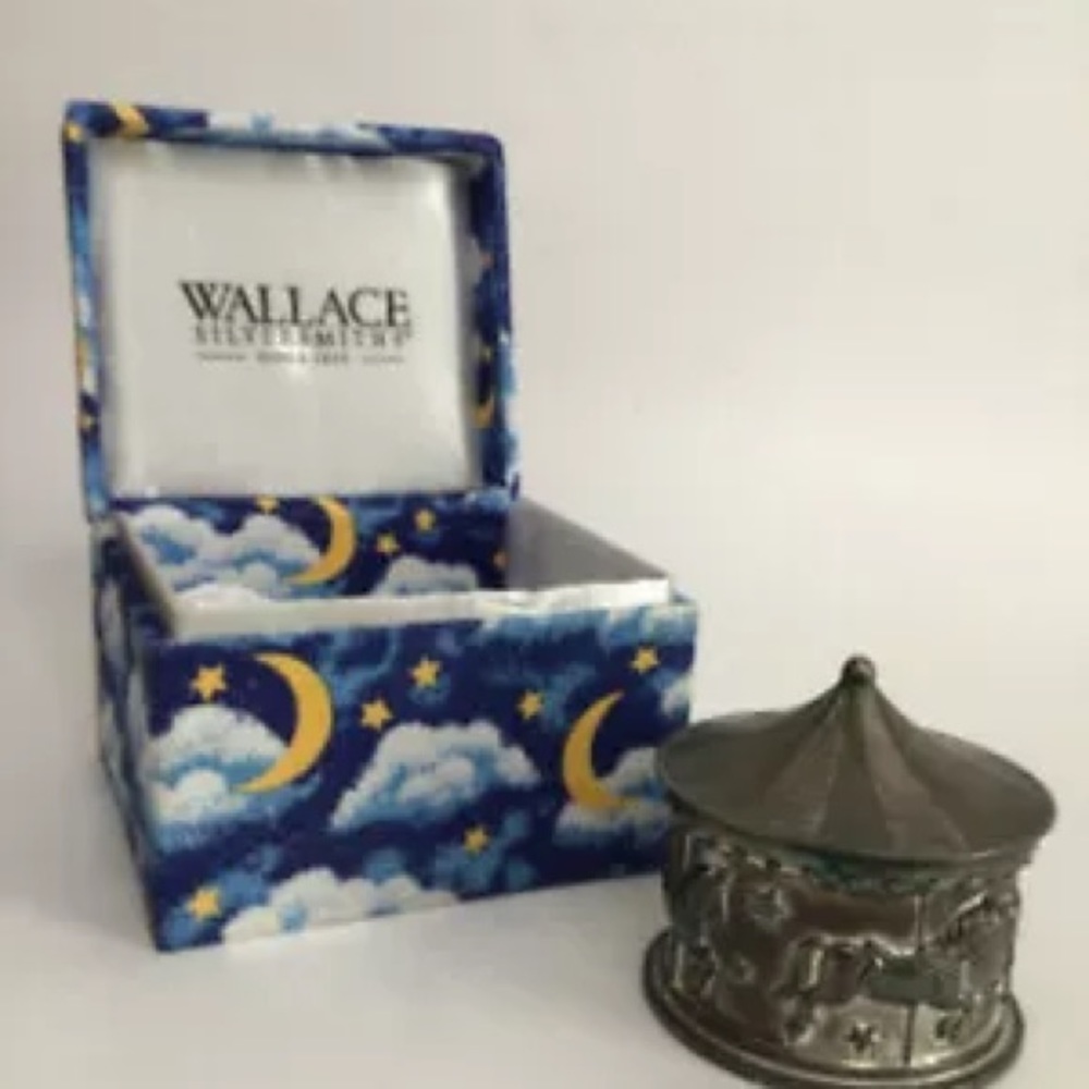 WALLACE SILVERSMITHS SILVER PLATED CAROUSEL MUSIC BOX Vintage